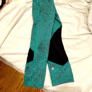 Lululemon Wunder Under Green Marble 7/8 length legging, size 6